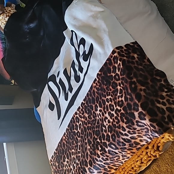 AWESOME RARE VS PINK COLORBLOCK   LEOPARD SHERPA BLANKET - Picture 2 of 11